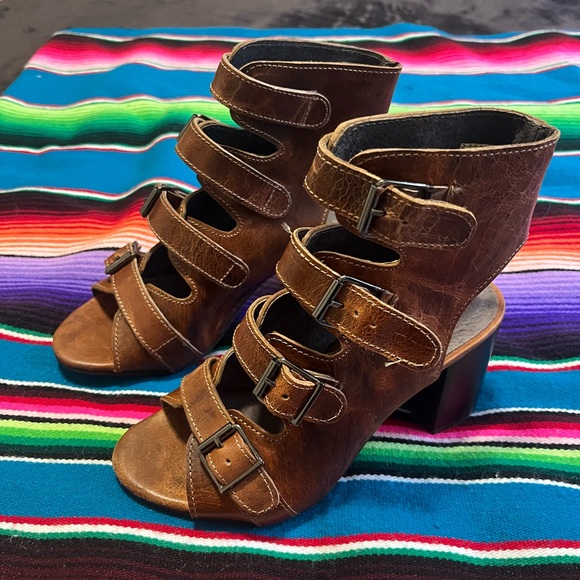 Buckle Roper Heels - Picture 2 of 4